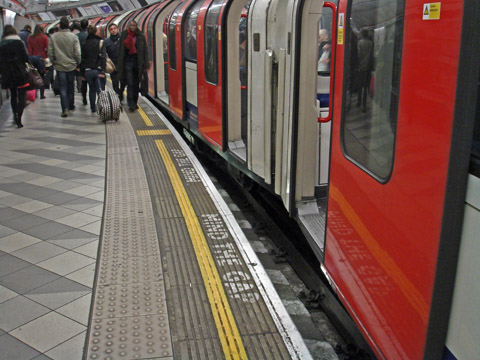Gap with platform outside